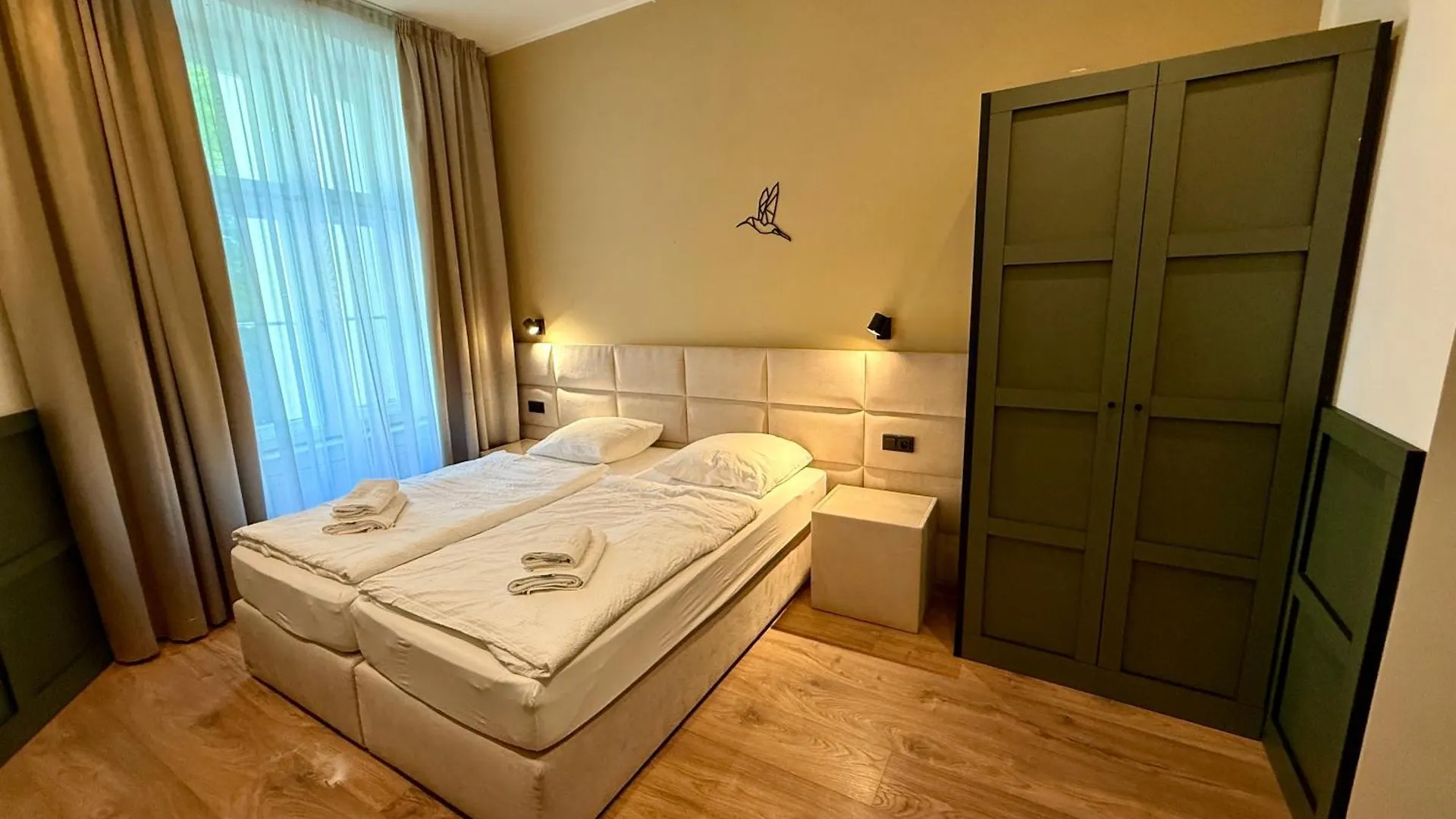 Luxury Residence Kmochova 프라하 0*,  체코